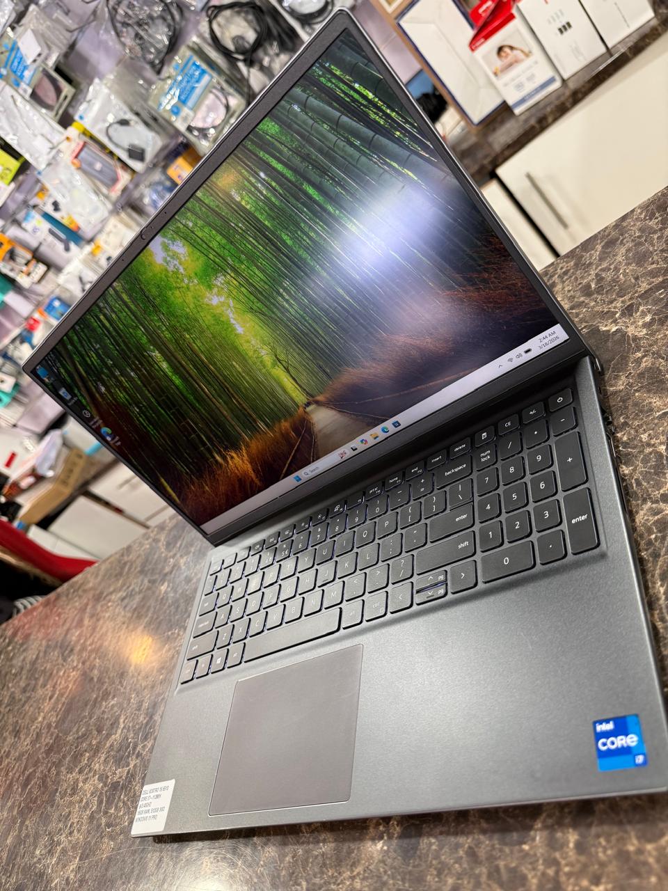 Dell Vostro 5510 15.6" Core i7-11390H 16GB RAM 512GB SSD – Windows 10 Pro - Image 2