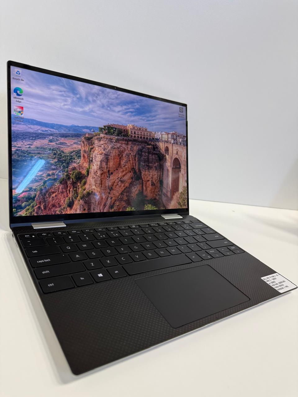 Dell XPS 13 7390 2-in-1 10th Gen Intel Core i7-1065G7 up to 3.90GHz 16GB DDR4 RAM / 256GB Ultra-Fast NVMe SSD / 13.4" Full HD Refurbished - Image 3