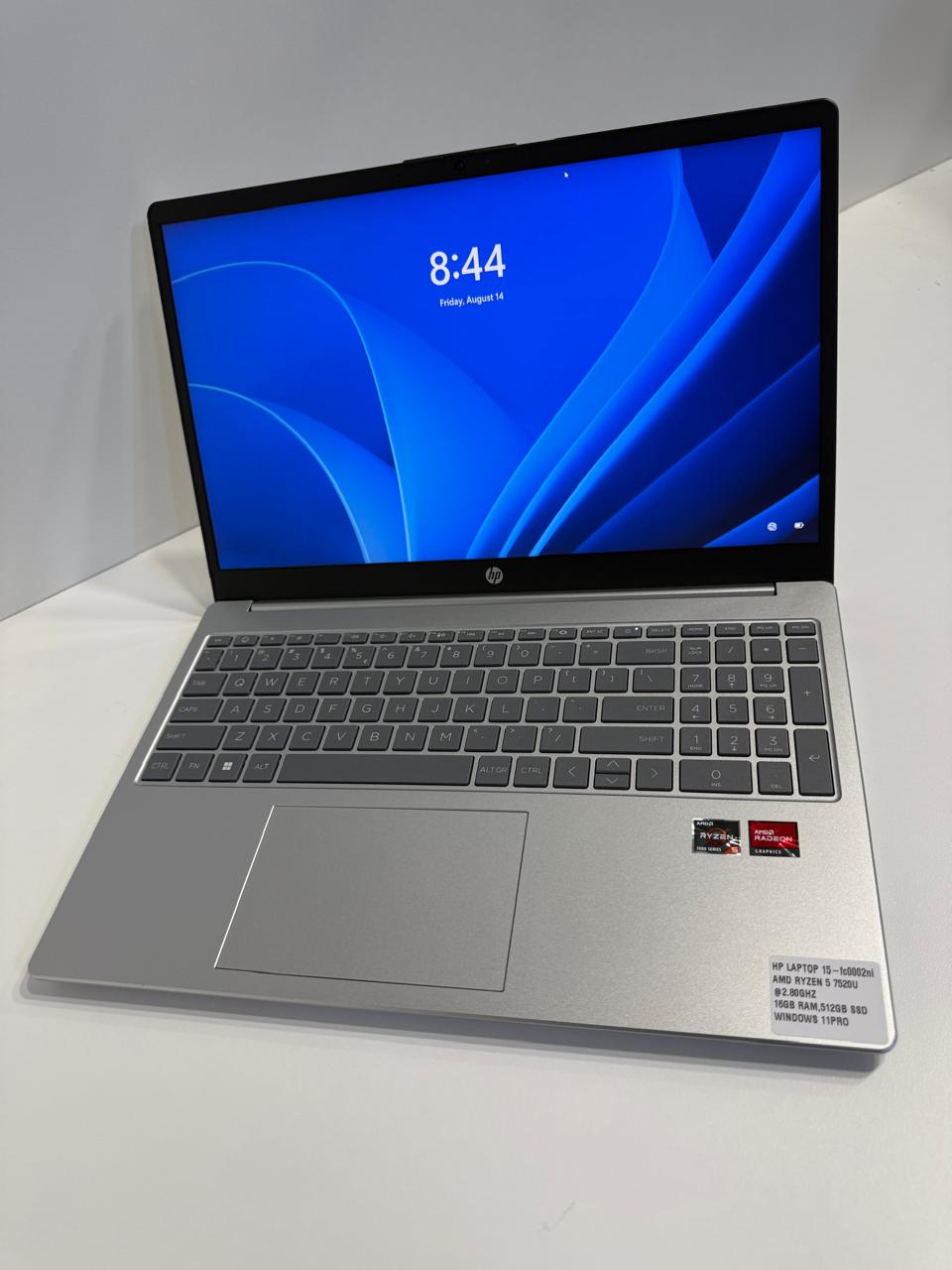 HP Laptop 15.6″ AMD Ryzen™ 5 16GB RAM 512GB SSD Windows 11 Home – Warm gold Refurb