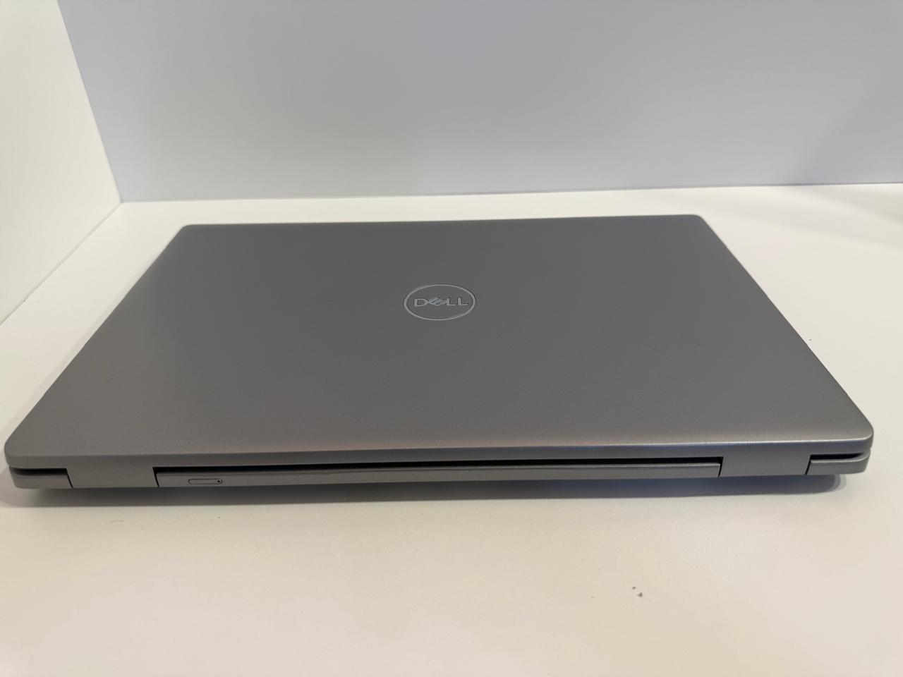 Dell Latitude 5540 i7 1365U 32 GB Ram 512GB SSD 15.6″ FHD Refurbished. - Image 2
