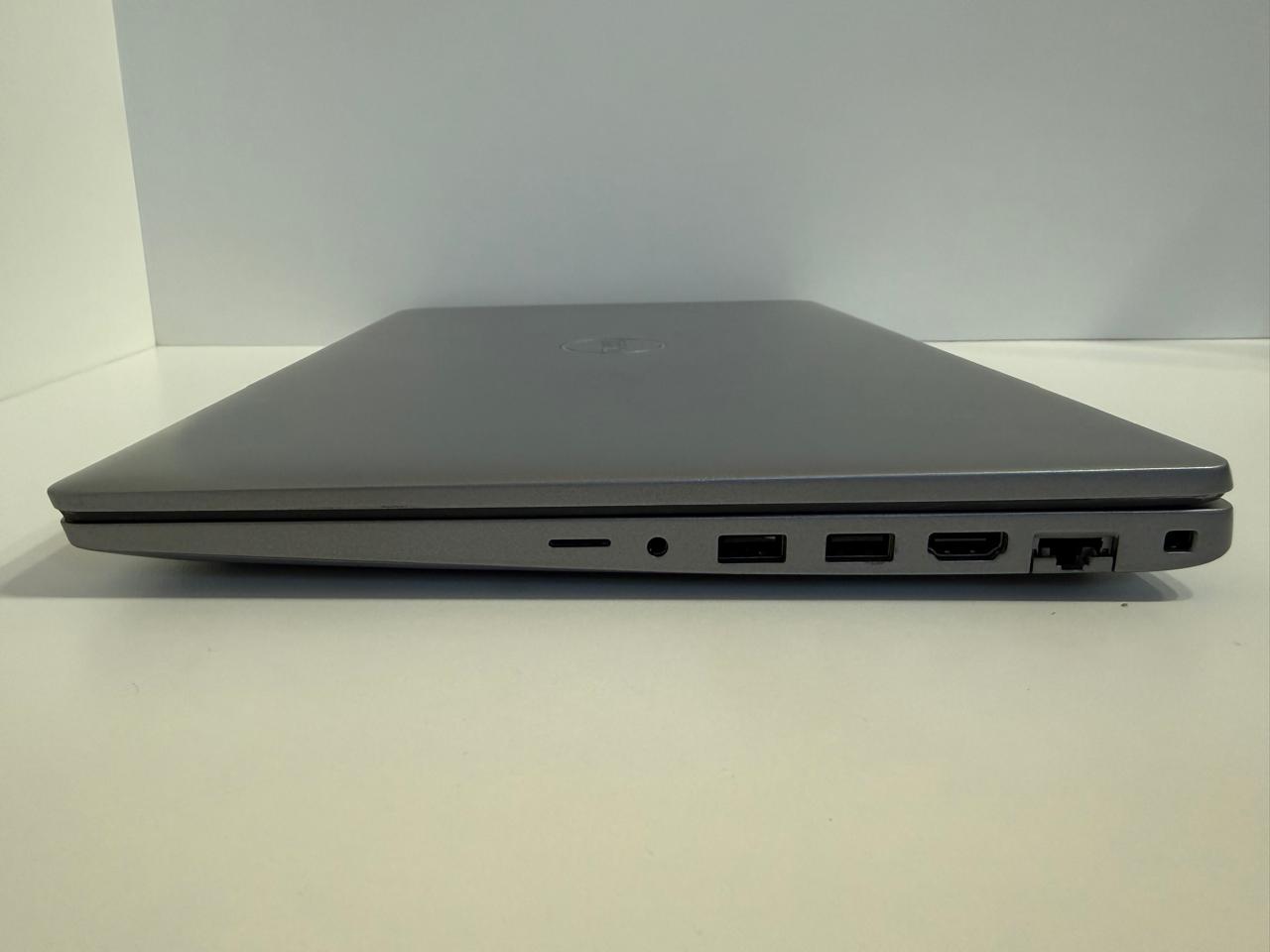 Dell Latitude 5540 i7 1365U 32 GB Ram 512GB SSD 15.6″ FHD Refurbished. - Image 3